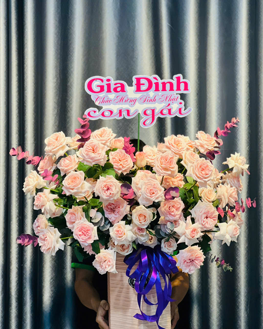 giỏ hoa tặng nữ